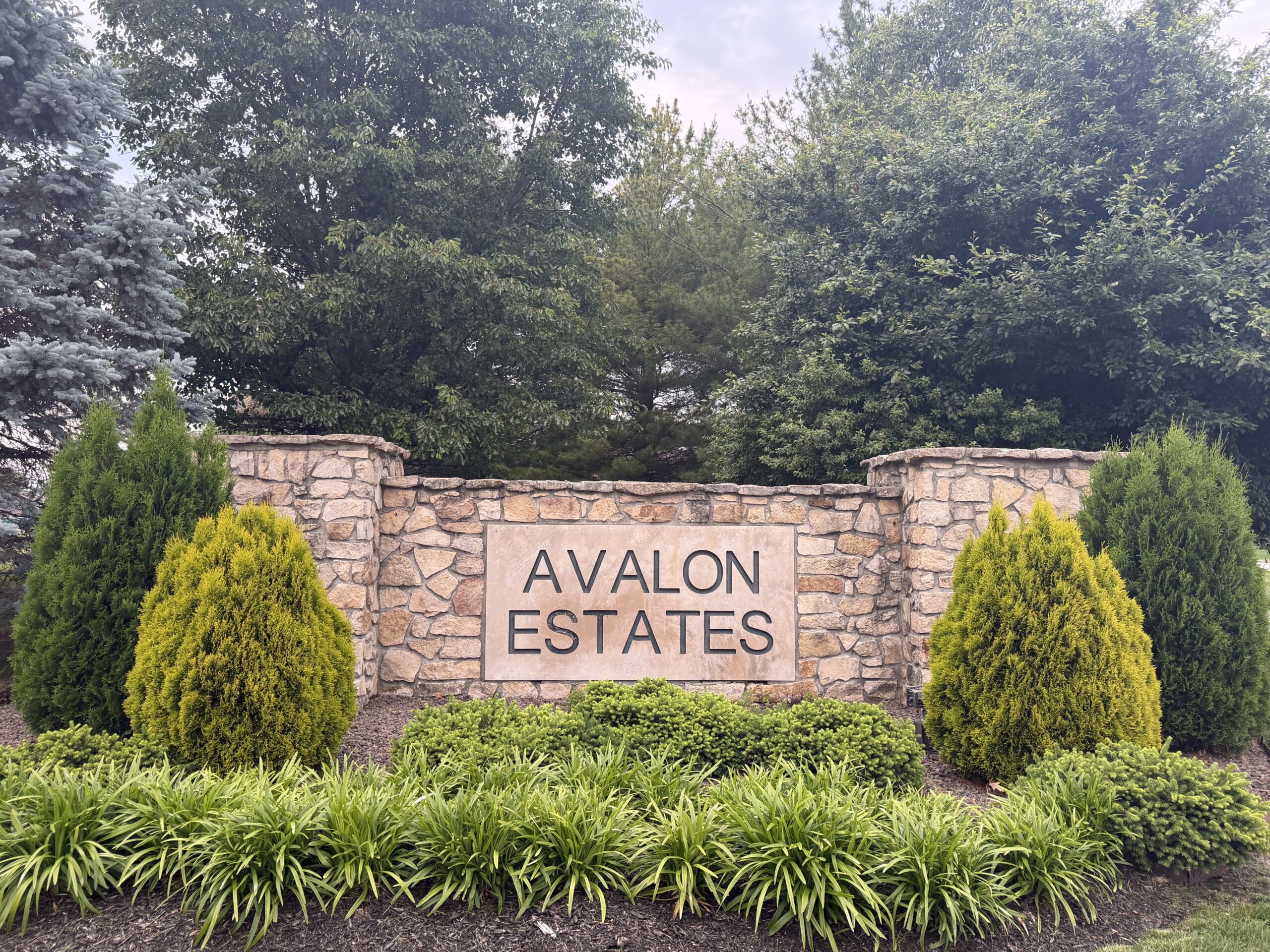 Avalon Estates Neighborhood sign Hendricks County Indiana